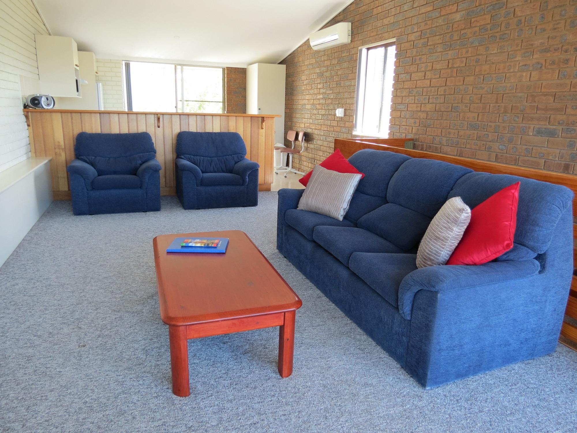 Penguin Mews Aparthotel Merimbula Exterior photo