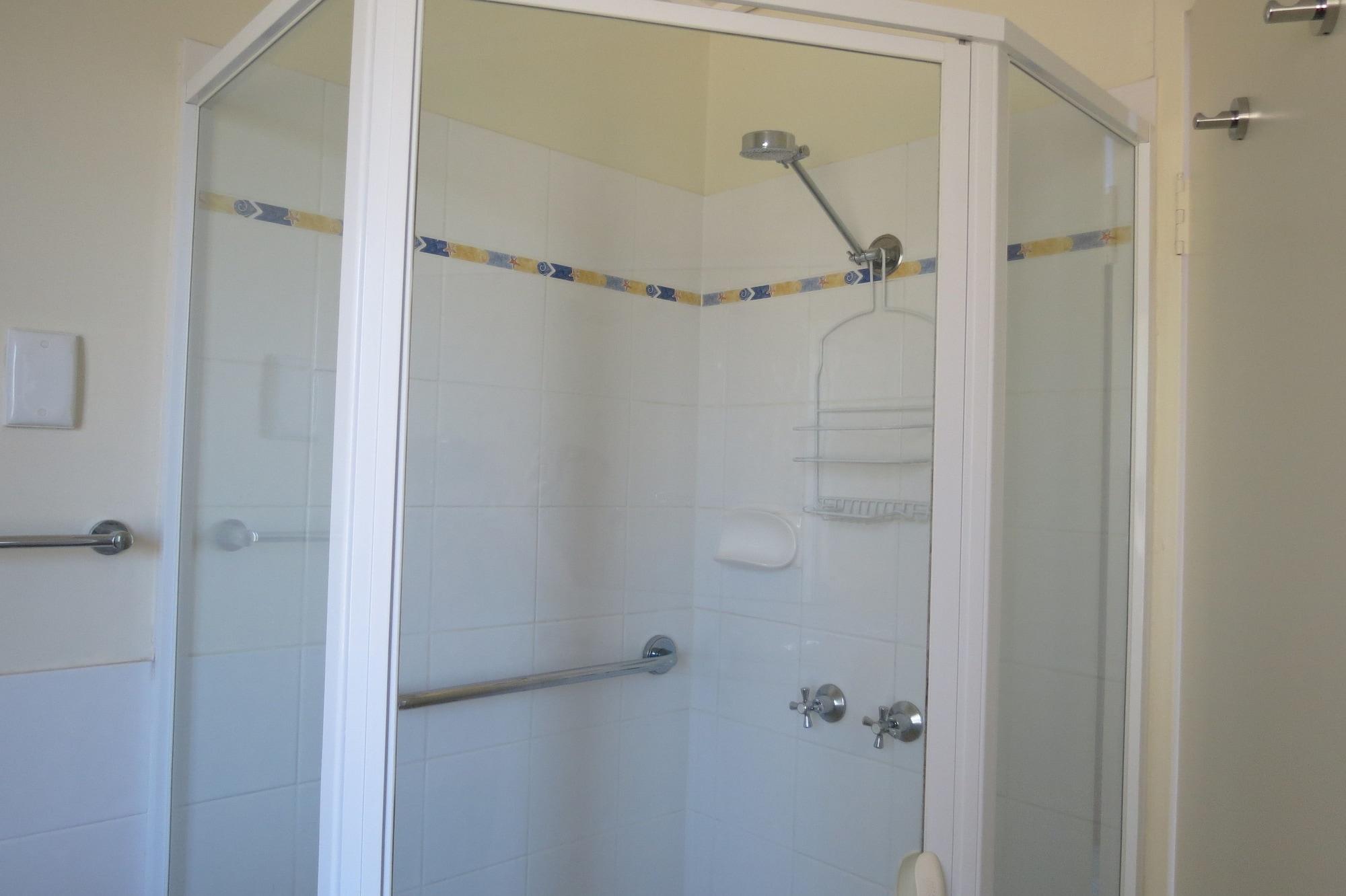 Penguin Mews Aparthotel Merimbula Exterior photo