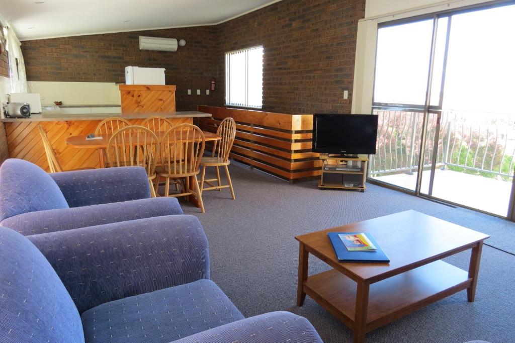 Penguin Mews Aparthotel Merimbula Room photo