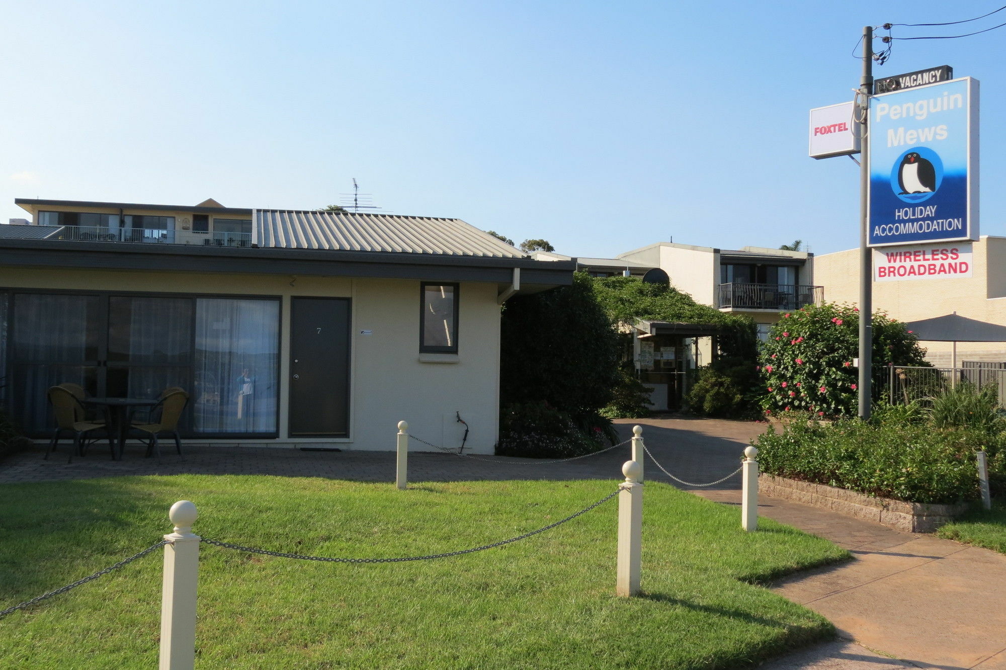 Penguin Mews Aparthotel Merimbula Exterior photo