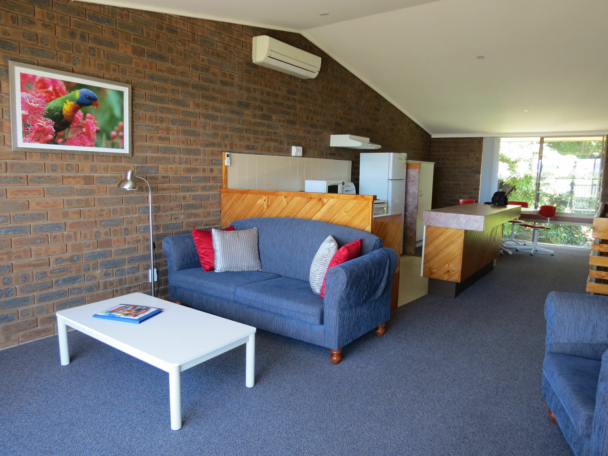 Penguin Mews Aparthotel Merimbula Exterior photo